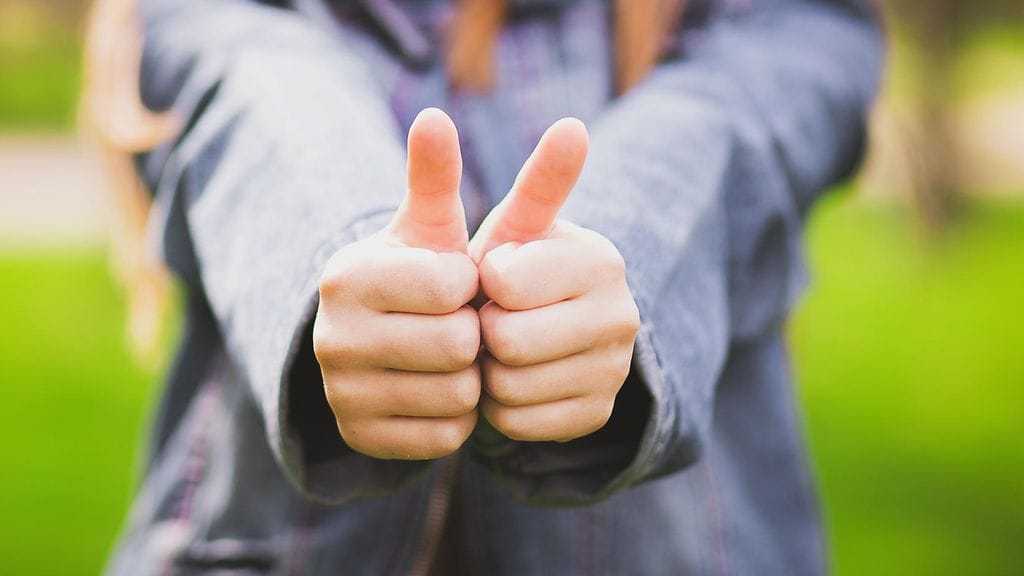 Onnistuneen operaation seurauksena kiinalaistytöllä on nyt normaali määrä sormia. Kuvituskuva.