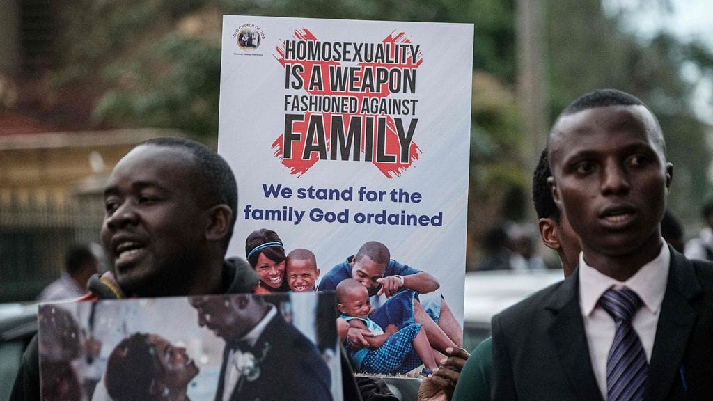 Keniassa korkein oikeus päätti tänään pitää voimassa homoseksuaalisuuden kieltävän lain. Nämä kristityt mielenosoittajat vastustavat homoseksuaalisuutta.