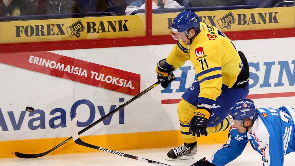 Ruotsin Jonas Andersson joutui kokemaan kauhean kokemuksen pelatessaan KHL:ssä.