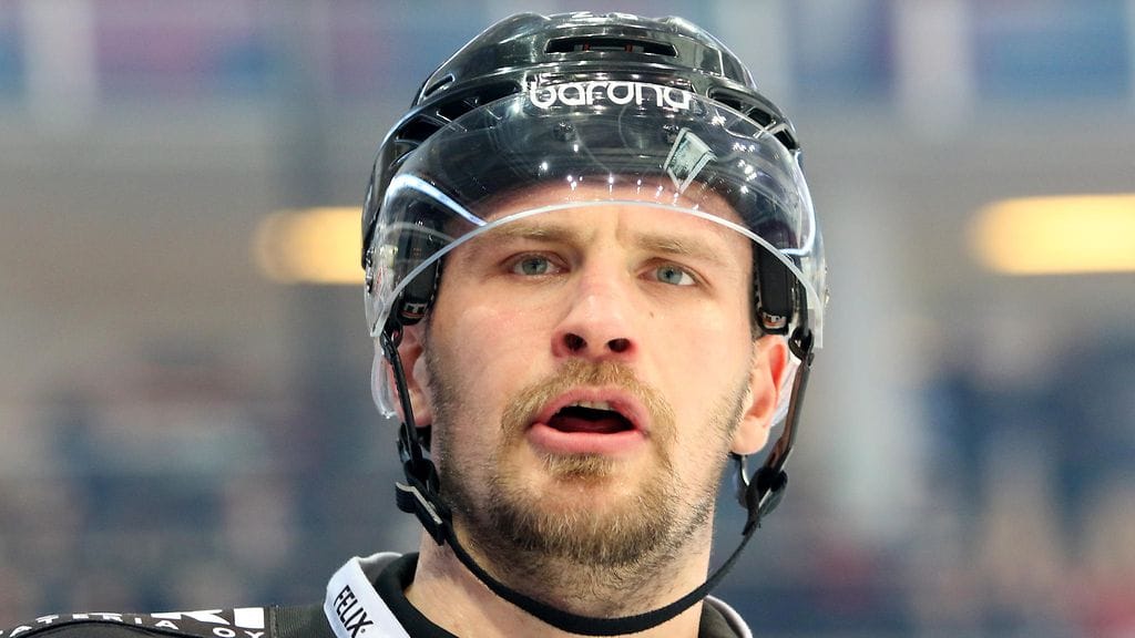 Jonne Virtanen tunnetaan kiekkokaukaloiden kovanaamana.