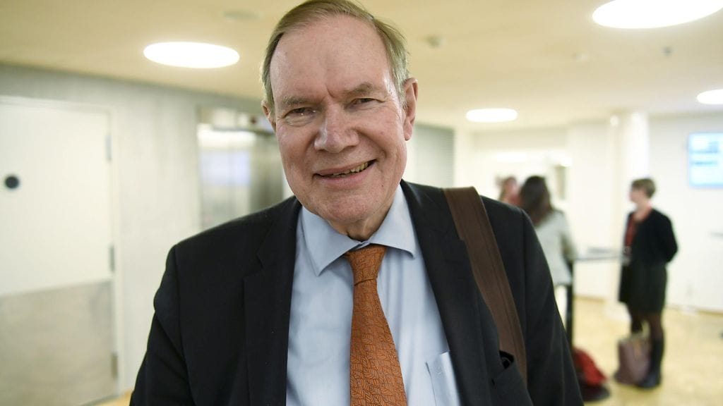 Helsingin rakennushankkeita "ei pidä antaa grynderin hoidettavaksi", kirjoittaa Suomen entinen pääministeri Paavo Lipponen.