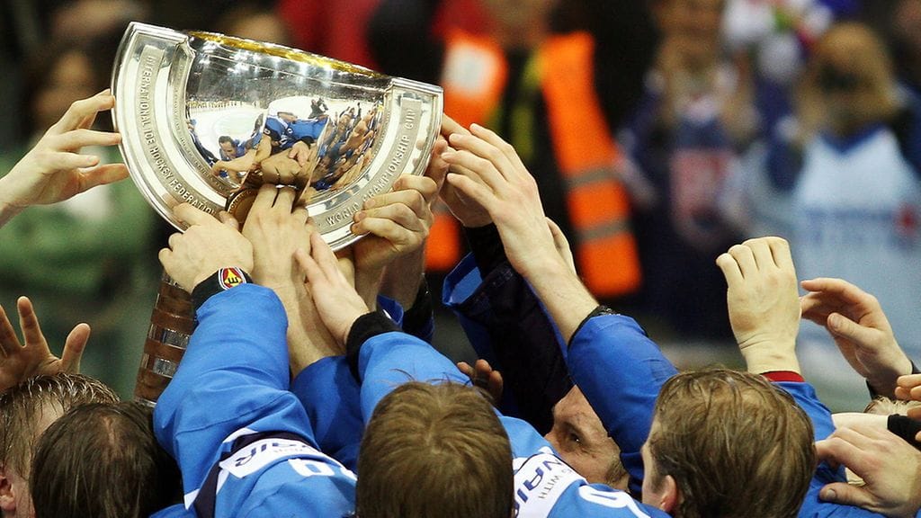 Juhliiko Suomi historian kolmatta jääkiekon miesten maailmanmestaruuttaan?