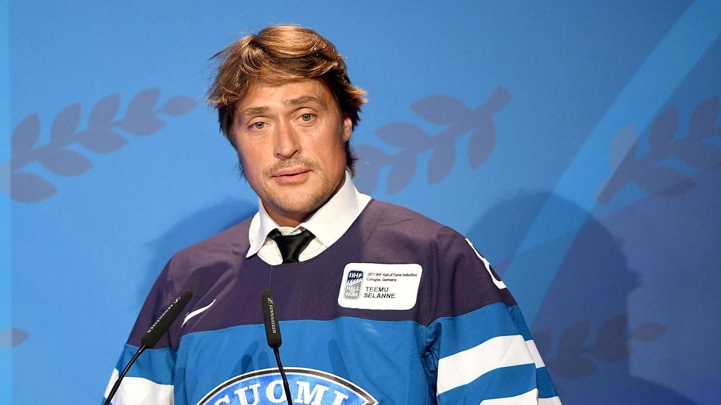 Teemu Selänne on viimeiseen asti Suomen puolella.