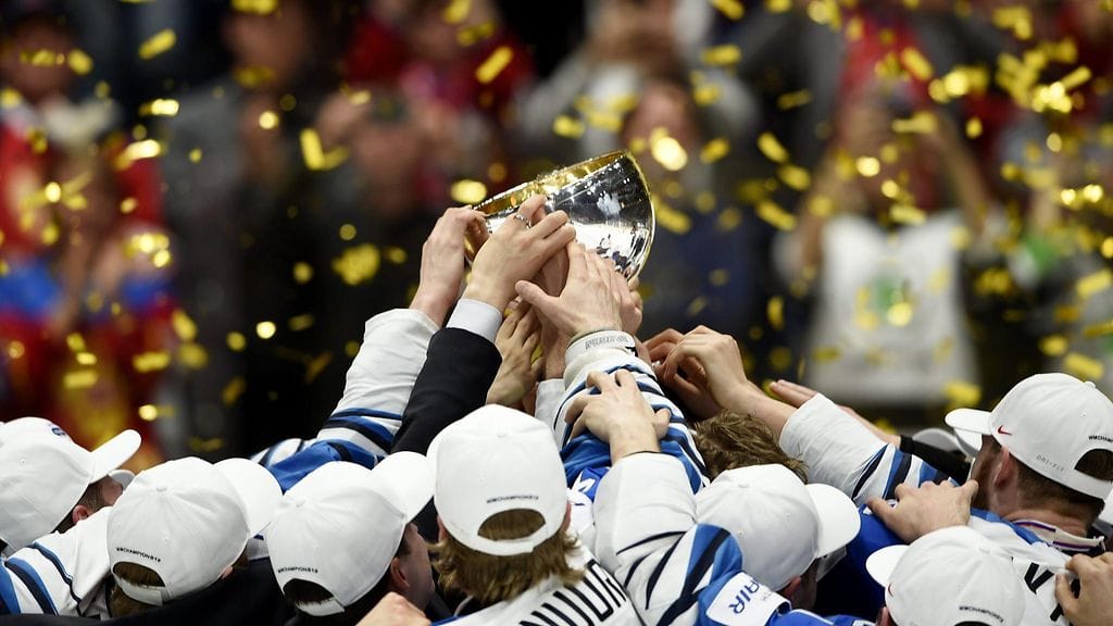 Suomi juhlii kolmatta maailmanmestaruutta.