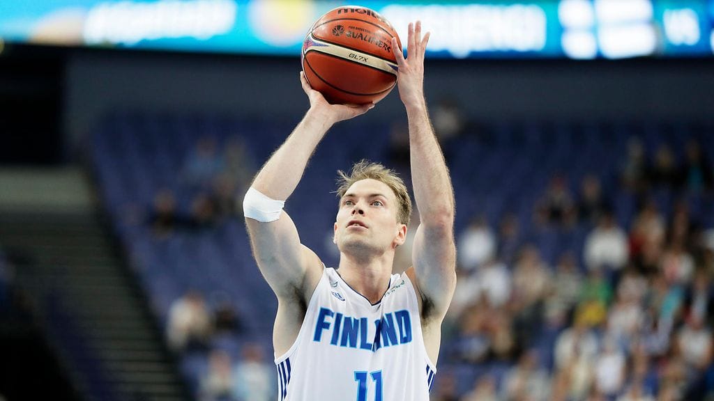 Petteri Koponen on Suomen koripallomaajoukkueen avainpelaajia.