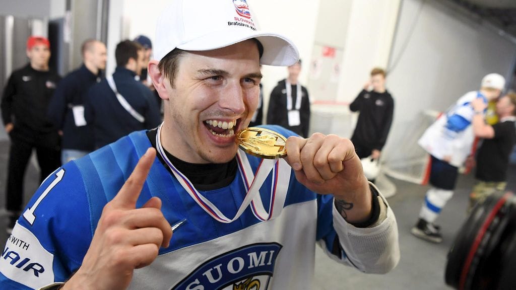 Kristian Kuusela aikoo nautti MM-kultajuhlista täysin rinnoin.