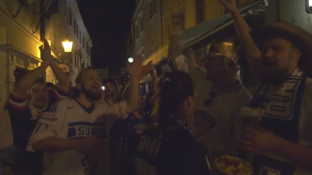 Leijonafanit juhlivat maailmanmestaruutta riemukkaasti Bratislavassa.