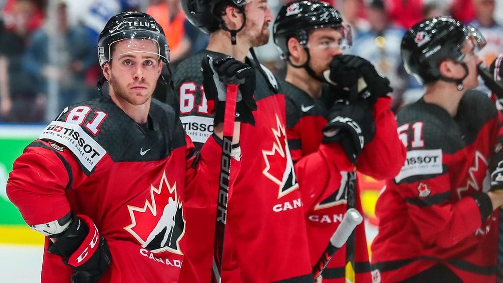 Jonathan Marchessault (ensimmäinen vasemmalta) ei innostunut Leijonien 3-1-maalista MM-finaalissa.