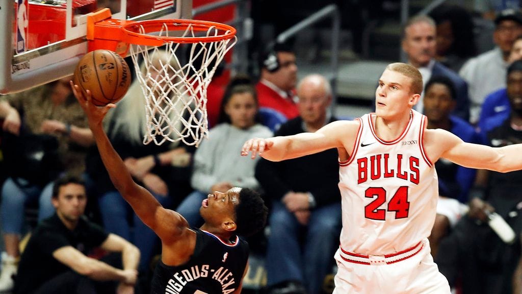 Lauri Markkanen esitteli heittotaitojaan.