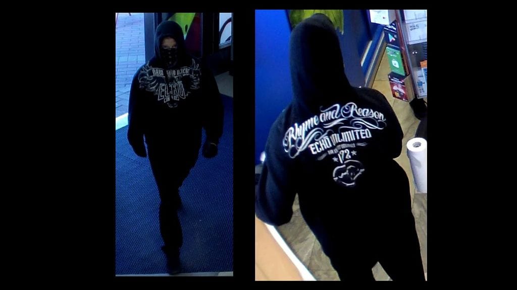 Poliisi pyytää vihjeitä kuviolliseen huppariin pukeutuneesta epäillystä ryöstäjästä.