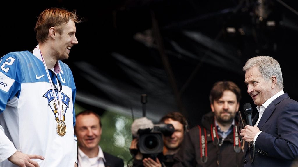 Presidentti Sauli Niinstön puhe kosketti maanantain kansanjuhlassa.