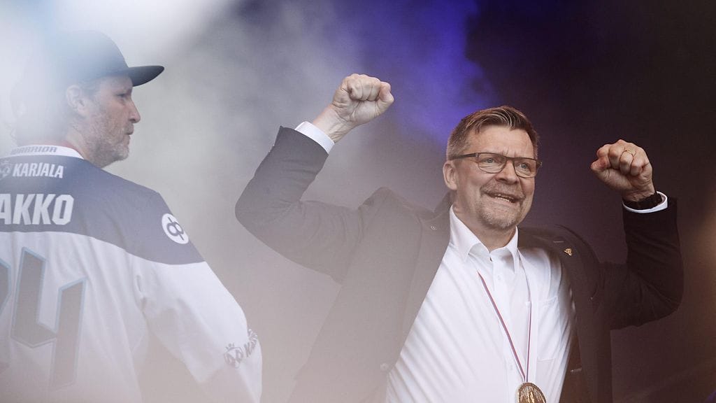 Jukka Jalonen otti ilon irt mestaruusjuhlista.