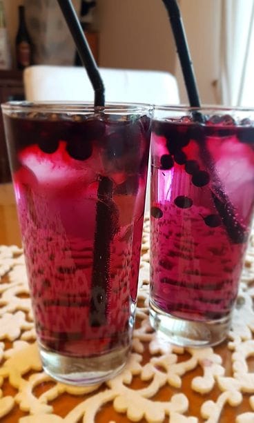 Mörkö-drinkki kokonainen