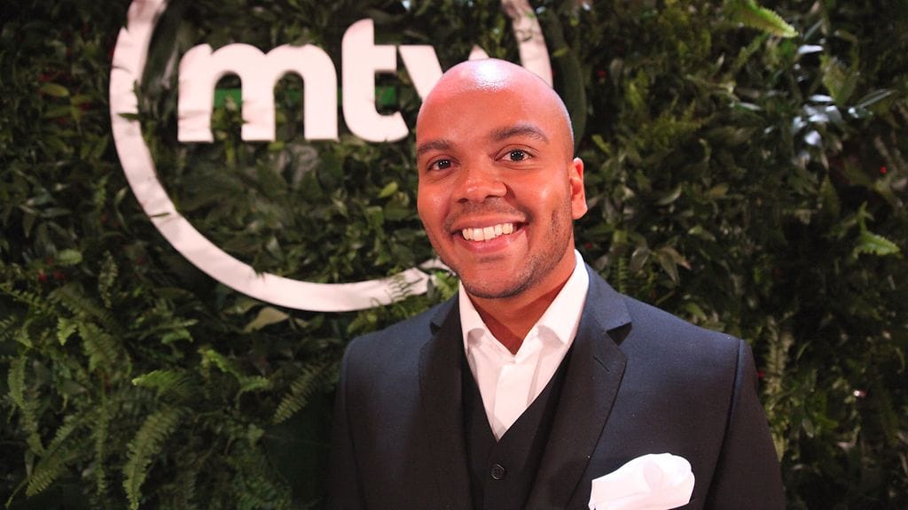 Ernest Lawson juontaa syksyllä uutuusohjelmaa.