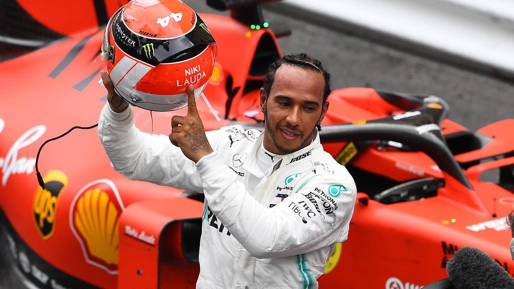 Lewis Hamilton on saamassa uuden myllyn alleen.