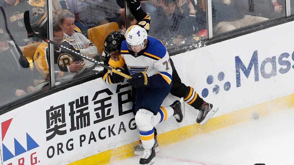 St. Louisin Oskar Sundqvist sai yhden ottelun pelikiellon Bostonin Matt Grzelcykiin kohdistuneesta törkytaklauksesta.