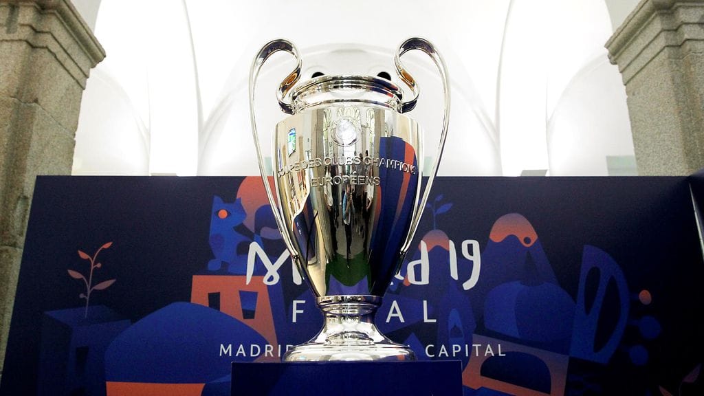 Mestarien liigan pokaali näytillä Madridissa.