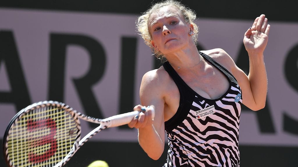 Katerina Siniakova (kuvassa) yllätti Naomi Osakan.
