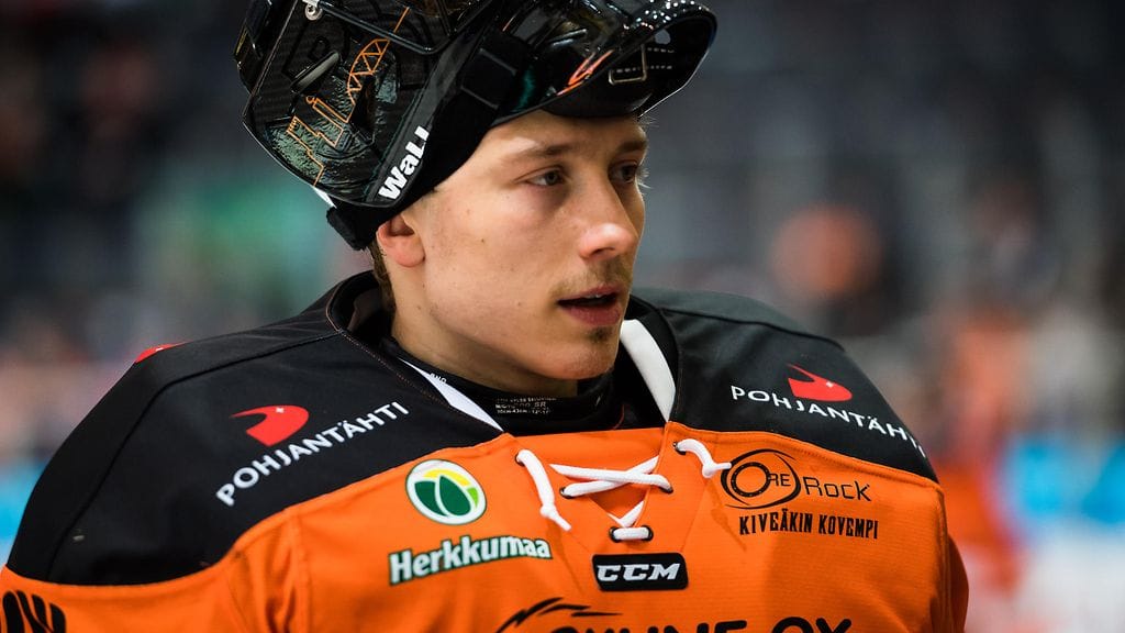 Emil Larmi HPK:n paidassa.