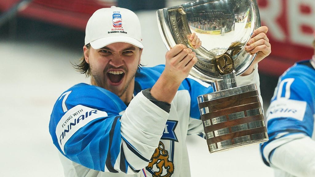 Muun muassa Leijonien MM-kultajoukkueessa mukana ollut Oliwer Kaski siirtyy ensi kaudeksi NHL:ään.