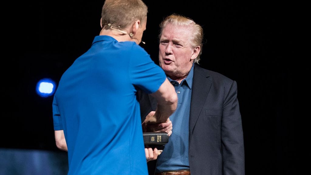 Donald Trump näyttäytyi uudessa hiustyylissä vieraillessaan kirkossa sunnuntaina.