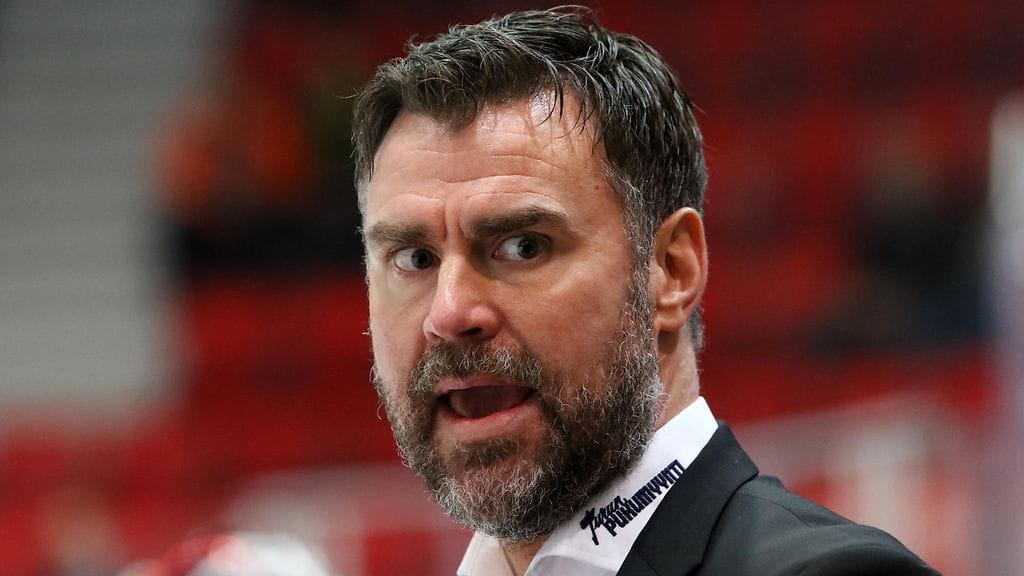 Miika Elomo valmentaa jatkossa Stårhamaria.