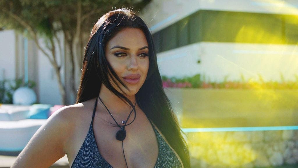 Anna Vakili hämmensi Love Island -sarjan katsojia.