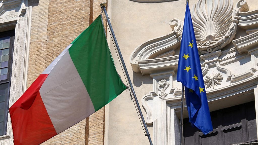 EU-komissio esittää kurinpitotoimien aloittamista Italiaa vastaan.