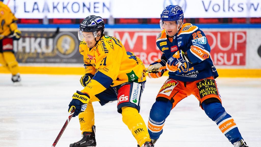 Tarmo Reunanen solmi tulokassopimuksen New York Rangersin kanssa.