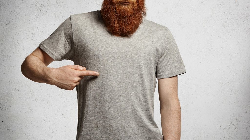 Asoksen omituisista vaatteista on kohistu ennenkin. Nyt kansaa järkyttää miesten tuubitoppi. Kuvituskuva.