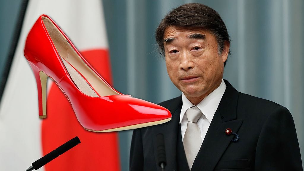 Japanin työ- ja terveysministeri Takumi Nemoto puolustaa korkokenkien pitämistä vaativia yrityksiä.
