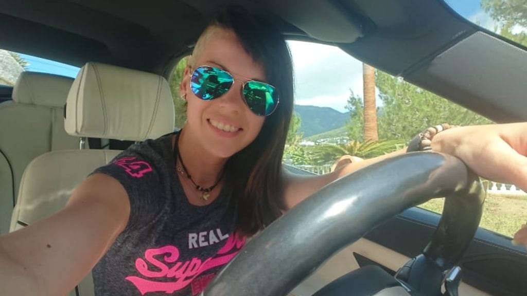 Nykyään Viivi Autio tuntee jo paremmin auton varoitusmerkit.