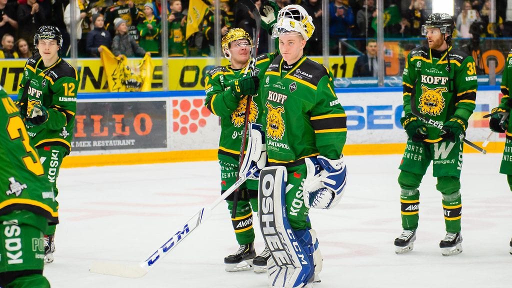 Ilveksen pelaajat toivat kannattajille iloisia hetkiä.