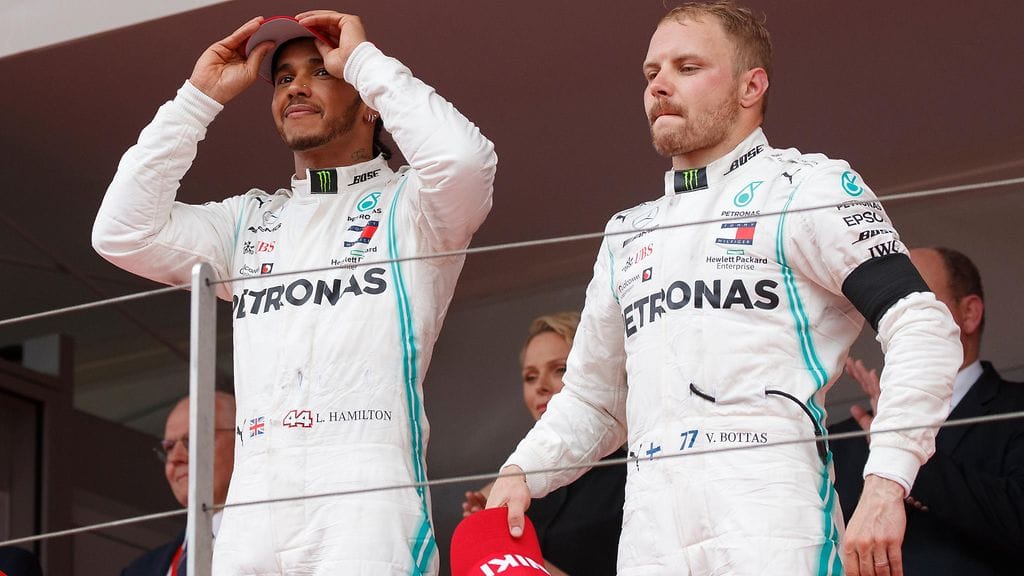 Valtteri Bottas vakuuttaa, että hänen ja Lewis Hamiltonin välit ovat ennallaan.