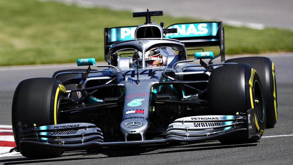 Lewis Hamilton pääsee jatkamaan F1-viikonloppua ilman rangaistuksia.