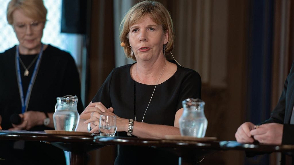 RKP:n puheenjohtaja, toimitusministeristön oikeusministeri Anna-Maja Henriksson.