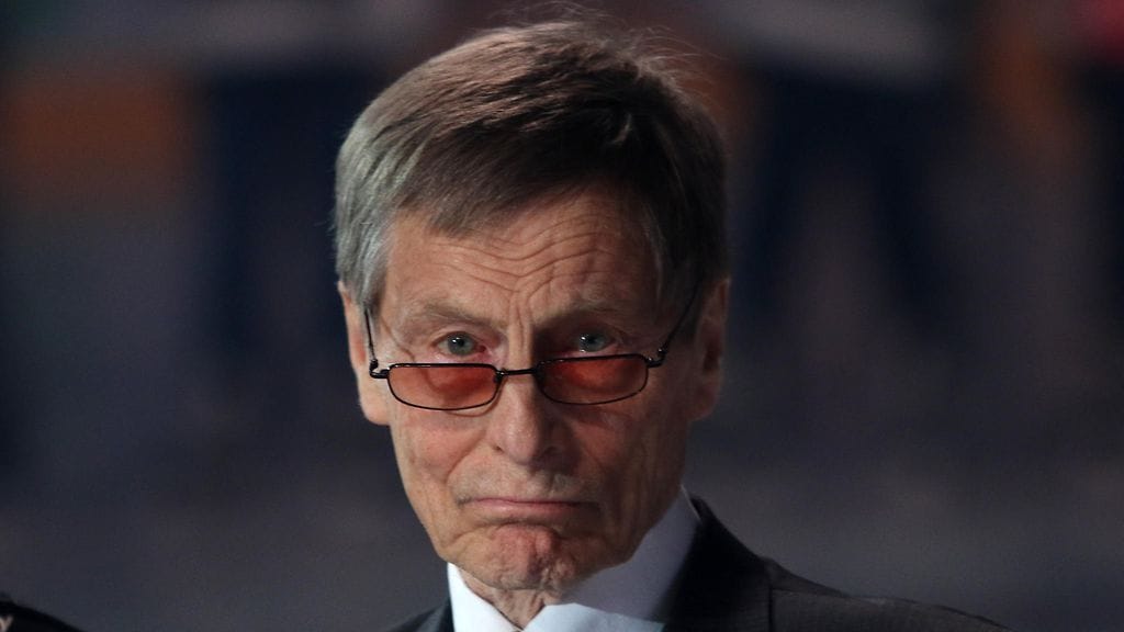 Juhani Wahlsten on poissa.