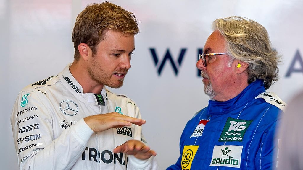 Nico ja Keke Rosberg kävivät keskustelua Sebastian Vettelin aikarangaistuksesta.