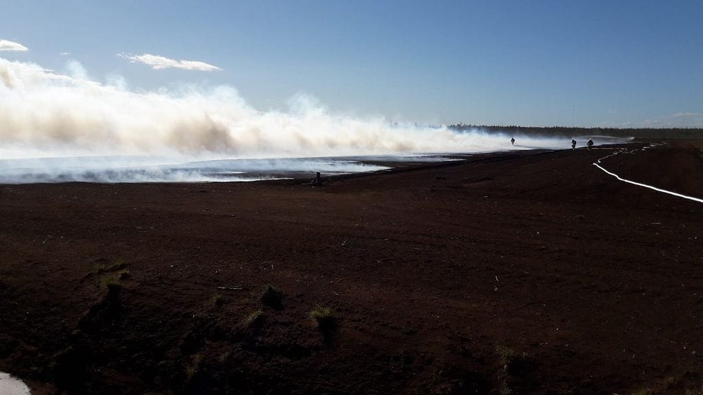 Hätäkeskus sai tiedon turvesuopalosta maanantaina iltapäivällä. Sammutustyöt jatkuvat edelleen tiistaiaamuna.