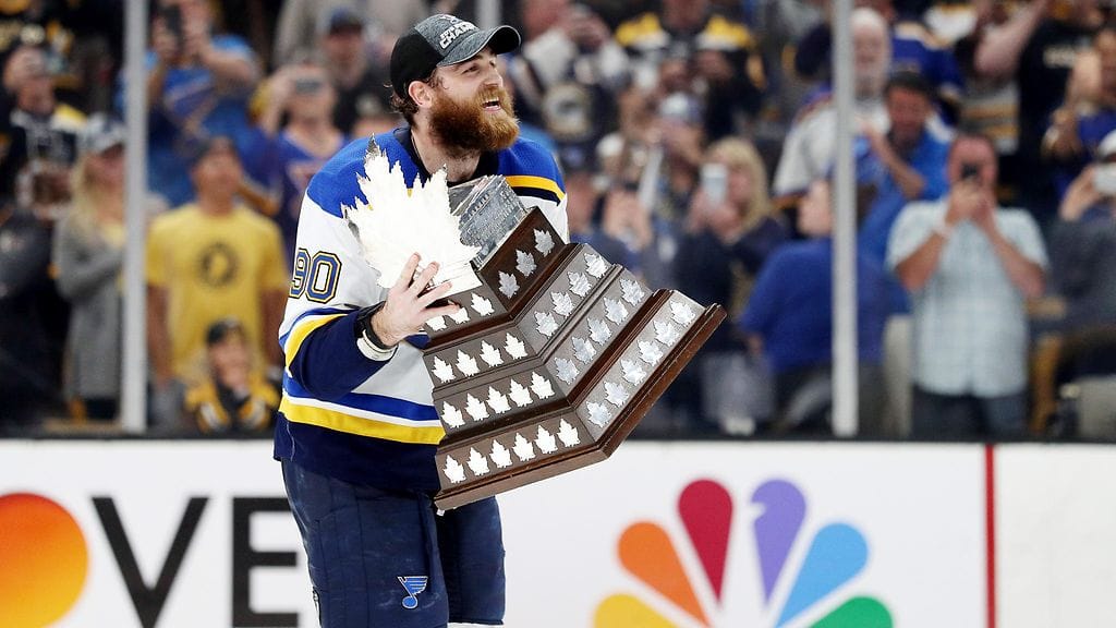 Ryan O'Reilly sai Conn Smythe Trophyn.