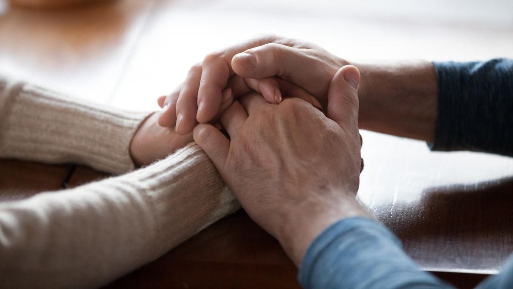 Äitinsä menettänyt Emma löysi tämän parhaasta ystävästä sielunsisarensa.