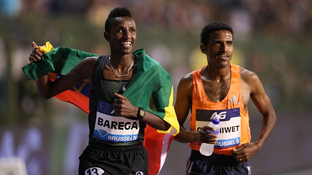 Selemon Barega (vasemmalla) täräytti kovan ajan Oslon Timanttiliigan kilpailussa. Arkistokuva.