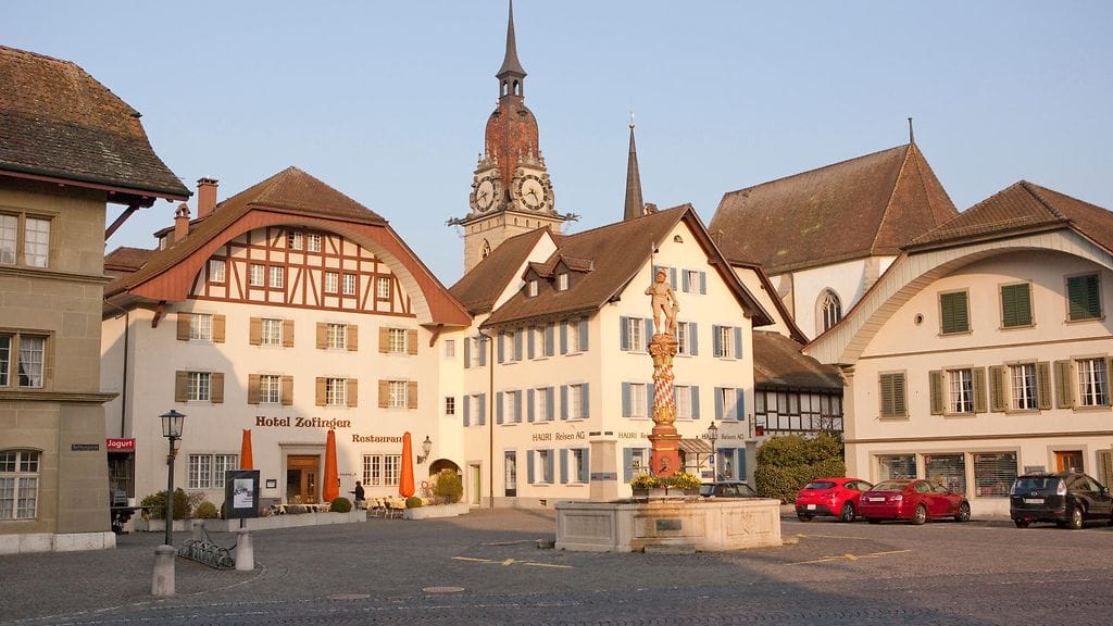 Sveitsiläiset suuntaavat tänään vaaliuurnille. Kuvituskuva.