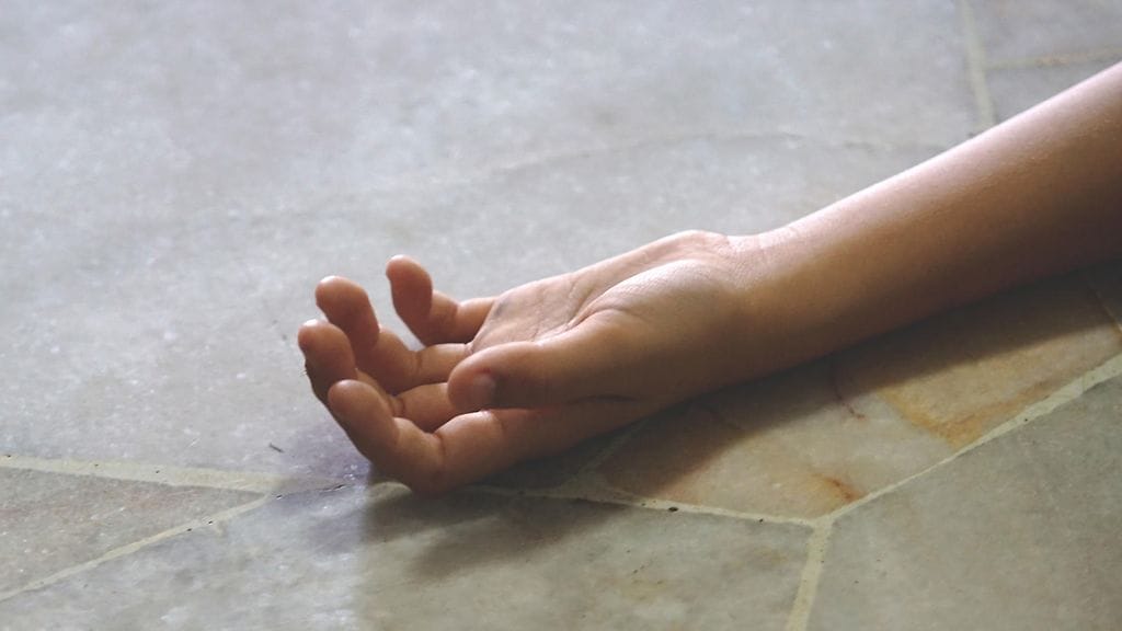 Poika menehtyi astmakohtaukseen isänsä elvytysyrityksistä huolimatta. Kuvituskuva.