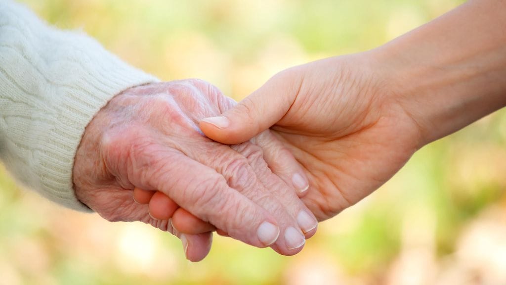 Brittiavioparilla on 40 vuotta ikäeroa, mutta se ei jarruta rakkautta.