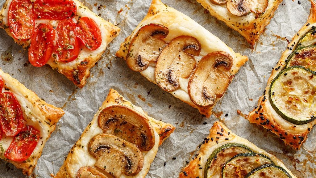 Voitaikinasta syntyy helposti vaikka pikkuisia pizzoja!