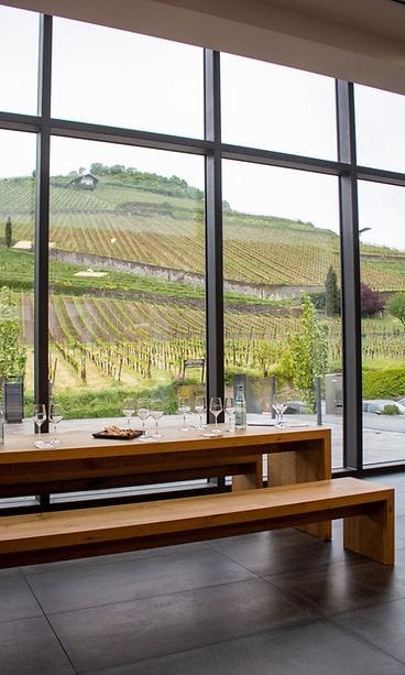 sivumaku-achkarren-poyta