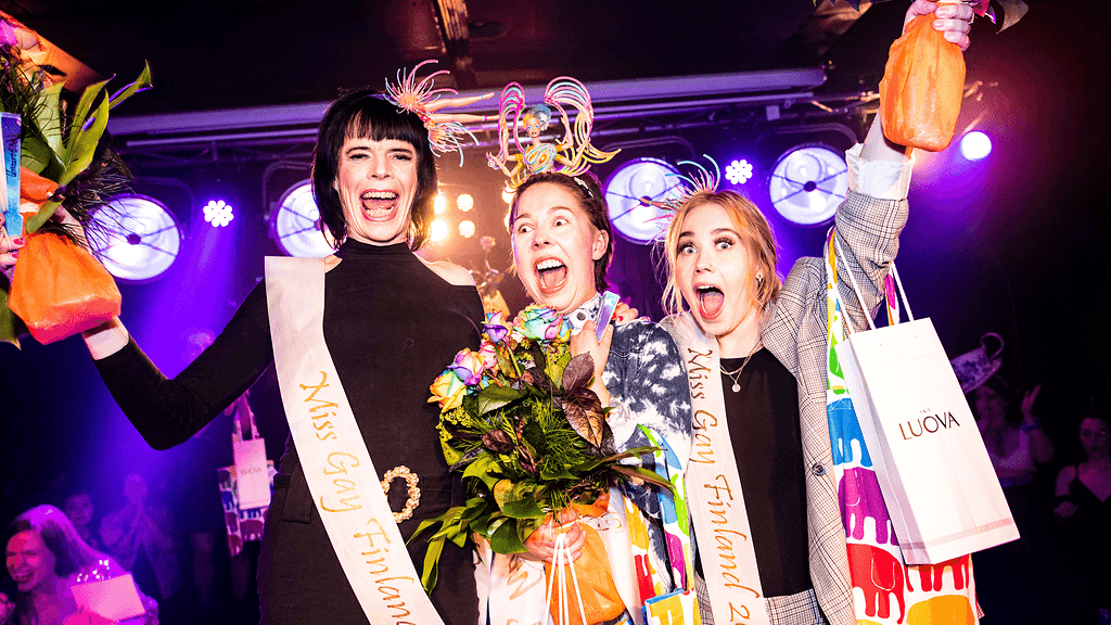 Miss Gay Finlandin kärkikolmikko Nna Heleniuys, Lotta Jäppinen ja Tanja von Knorring