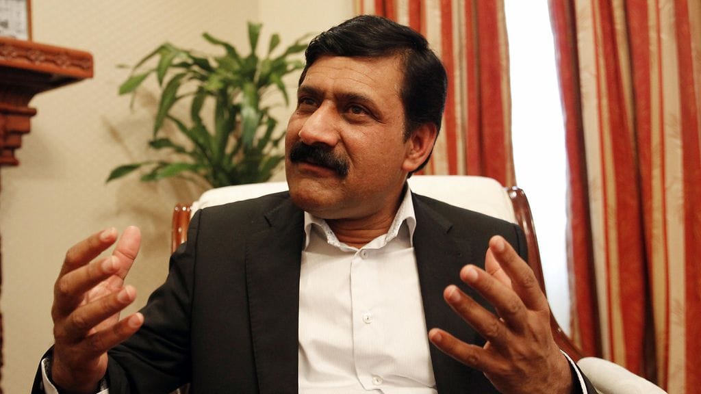 Ziauddin Yousafzai on tunnetaan koulutusaktivistina sen lisäksi että on Nobel-palkitun Malalan isä.