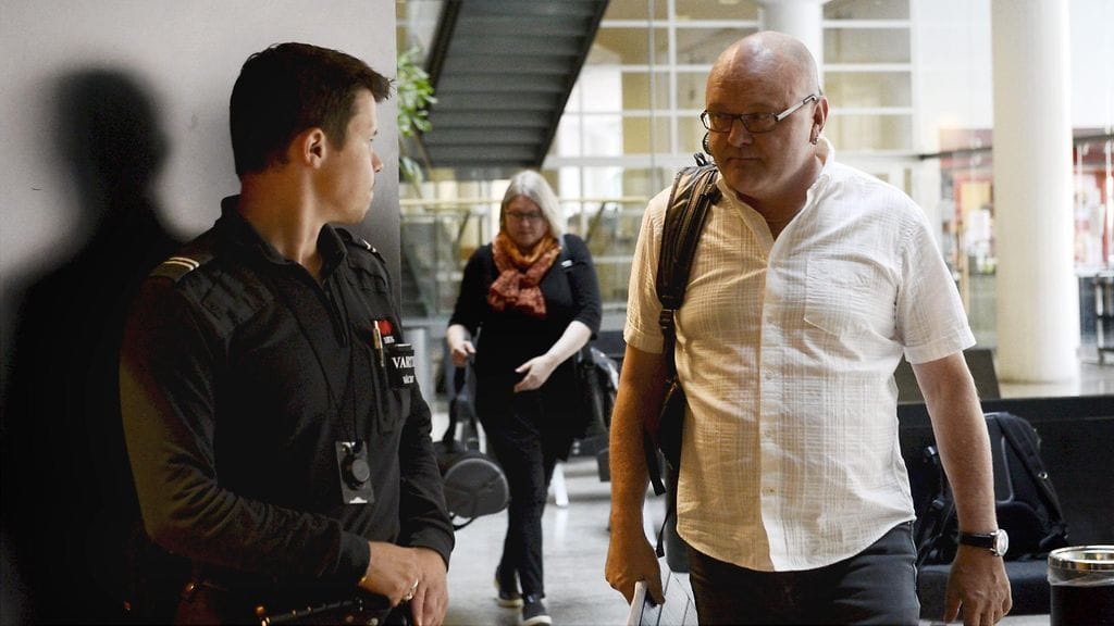 Tapio Suominen saapumassa Helsingin käräjäoikeuteen 17. kesäkuuta 2019.